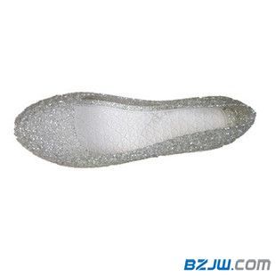 个性棉鞋与物美价廉的平跟凉鞋女 选购指南与购买渠道